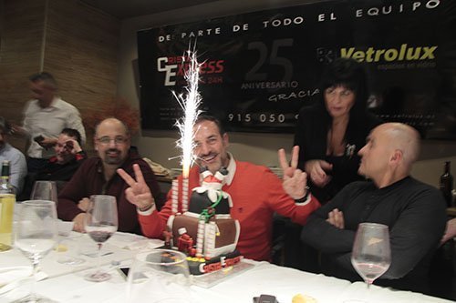 El equipo de Vetrolux te desea Felices Fiestas 5 suelos de cristal
