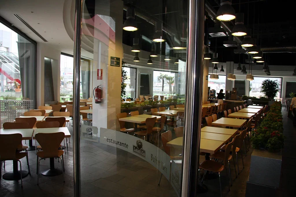 espacios comerciales en vidrio vetrolux 15