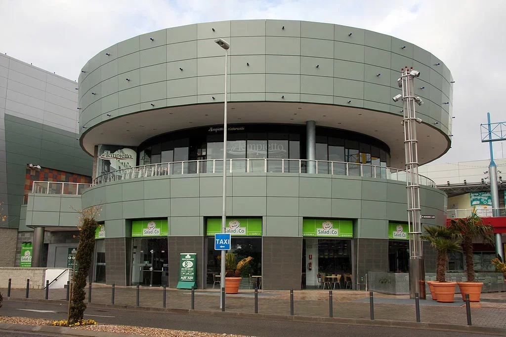 espacios comerciales en vidrio vetrolux 16
