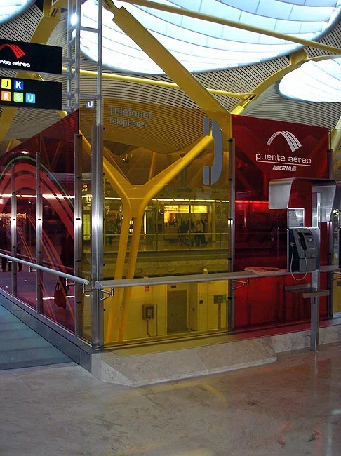 espacios comerciales en vidrio vetrolux 20