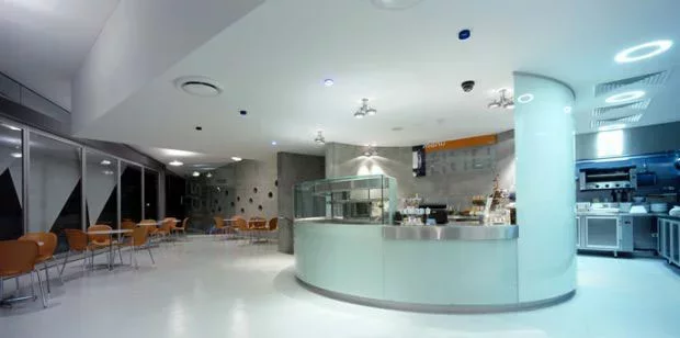 espacios comerciales en vidrio vetrolux 22
