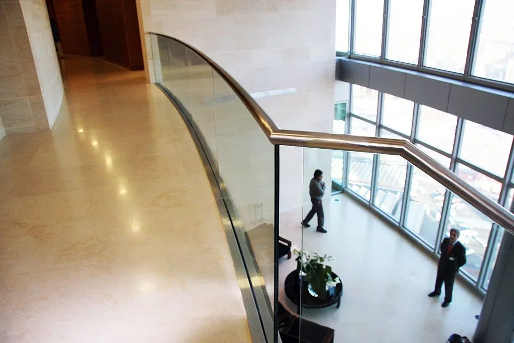 torre espacio vetrolux espacios en vidrio comercial 02