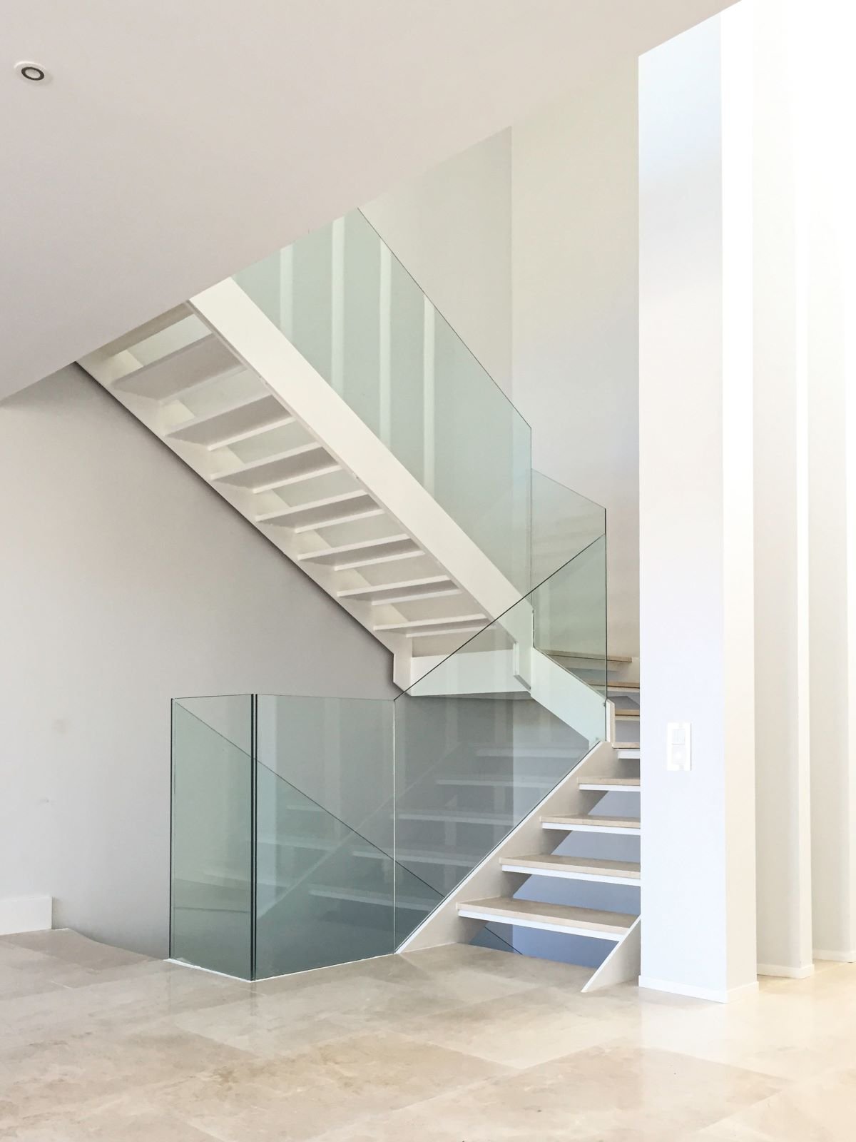 Barandilla de escalera, puerta corredera, mamparas de baño, barandilla exterior 2 2 11
