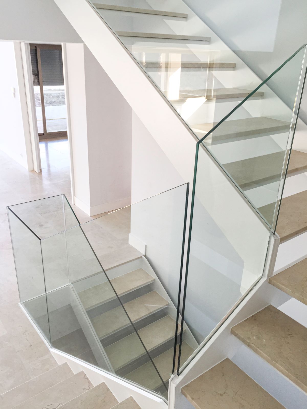 Barandilla de escalera, puerta corredera, mamparas de baño, barandilla exterior 3 3 11
