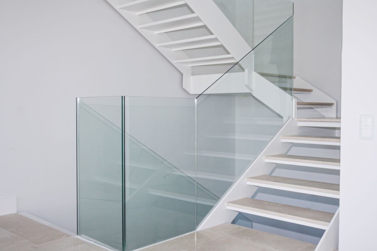 Barandilla de escalera, puerta corredera, mamparas de baño, barandilla exterior 4 4 9