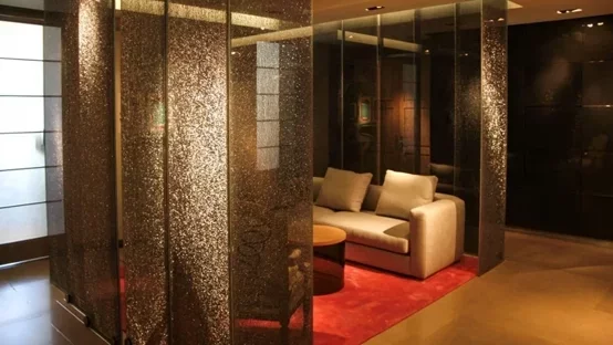 Vidrio decorativo craqueado Barclays Bank