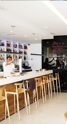 Trabajo con vidrio restaurante DAltea